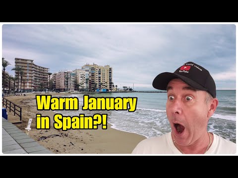 Torrevieja in January 🇪🇸 | Walking Tour Around the City & Playa del Cura on a Warm Winter day 🏖️