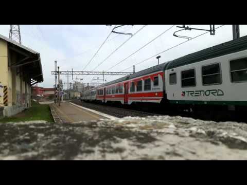 E.464-258 + CARROZZE MDVC TRENORD TRANSITO STAZIONE DI ARCORE