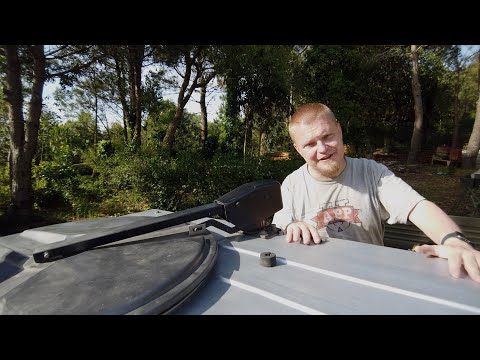 Unimog Camper E016  - Painting the roof
