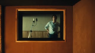 Musik-Video-Miniaturansicht zu There'd Better Be A Mirrorball Songtext von Arctic Monkeys