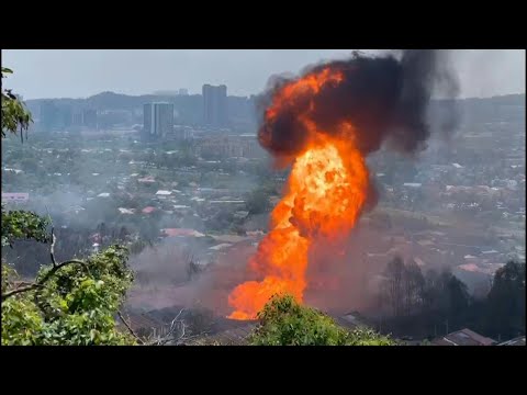Major fire near Malaysia's capital after gas pipeline leak | AFP