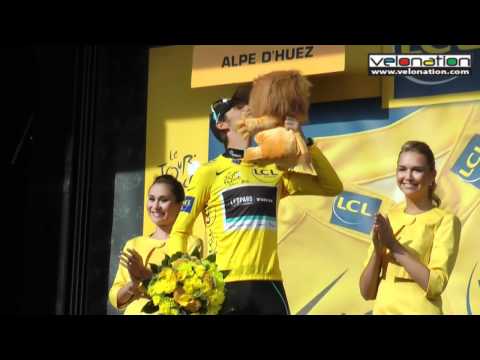 Andy Schleck receives yellow jersey on Alpe d'Huez