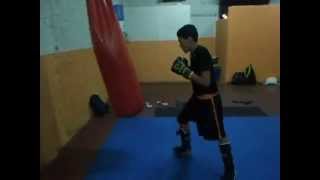 preview picture of video 'ACADEMIA SANDA DE BOXE CHINES, .BRUNO TREINO NO SACO DE PANCADAS'