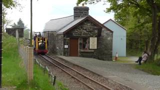 Polar Bear from Amberley Museum storms through Boston Lodge Halt.