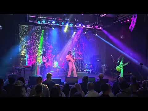 Lez Zeppelin- Earl's Court 75 The 50th Anniversary 