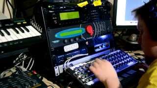 Video thumbnail for Waldorf Microwave II + Doepfer Drehbank: Experimental Sound. by Bon Lucas