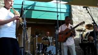 Living Inside Your Love - Earl Klugh (Smooth Jazz Family)