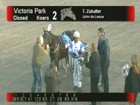 Zuhalter & John de Leeuw winnen "Fam. Bijkerk Bedankt"-prijs - Victoria Park 26 dec 2011