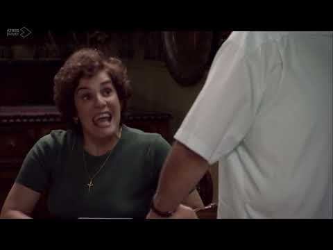 Amar C441 - Benigna recibe la visita de un inspector en el hostal