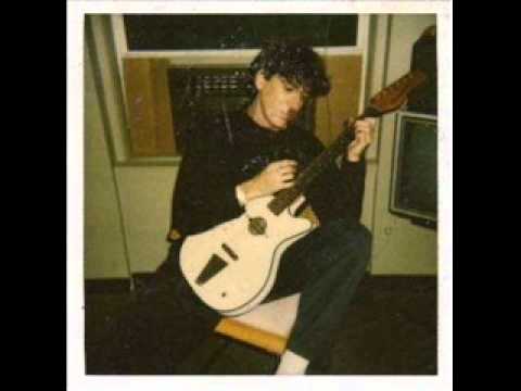 Charly García - No bombardeen Buenos Aires (Inédito 1982)