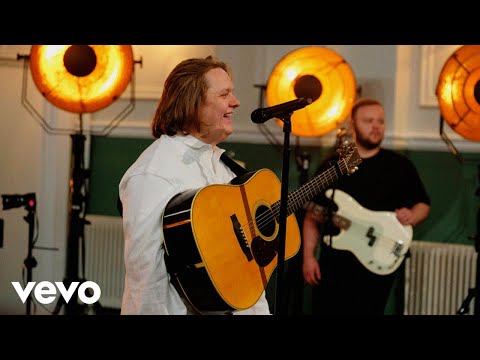 Lewis Capaldi - Hold Me While You Wait in the Live Lounge
