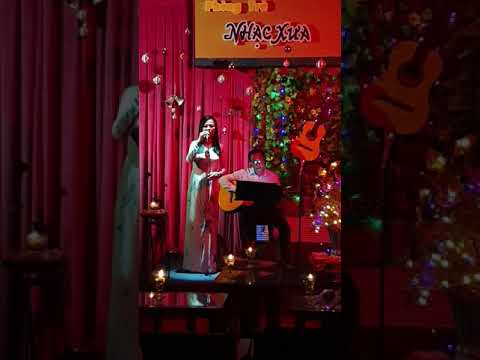 Thể hiện bởi Minh Oanh
