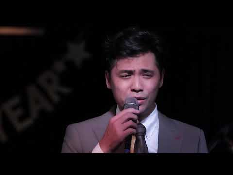 Thể hiện bởi Huy Luân