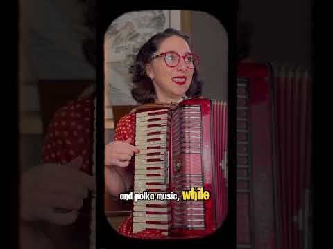 How to play the accordion with Betsy and @dinosaurdinnertheatre1792