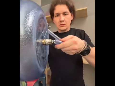 【動画】 光る！ウォーターサーバー用のボトルを使ったプラズマキャノン!!: ひろぶろ
