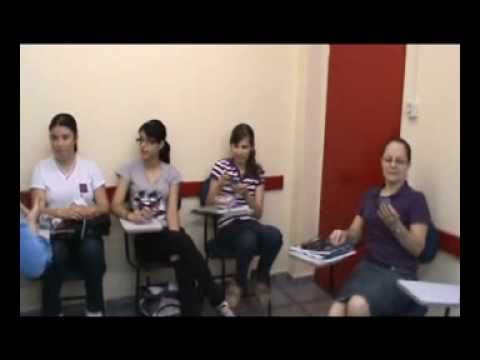 Professora Yamila - Aula de Espanhol