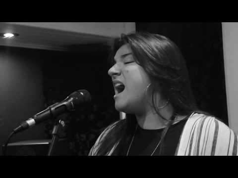 Luz Gaggi - Love on the brain (Cover)