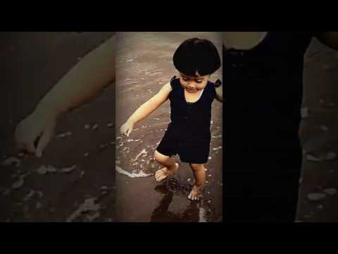 kelucuannya namira beraksi di pantai bersama kakaknya