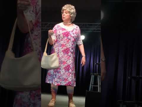 Vicki Lawrence as Mama