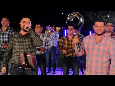 Entre Perico Y Perico (En Vivo) - Banda Corona Del Rey