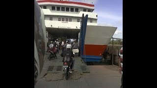 preview picture of video 'Tata Cara Naik Kapal Penyeberangan Via Laut / Ferry'