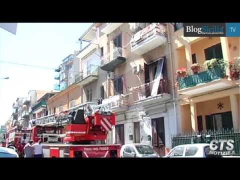 Palermo, incendio in Corso dei mille. Vigili del fuoco salvano dalle fiamme una neonata