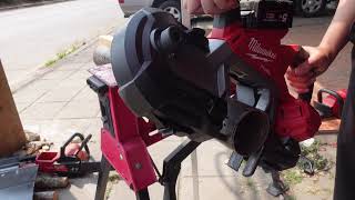 เลื่อยสายพาน ตัดท่อเหล็กกลมเป็นยังไง ยี่ห้อนี้ที่ช่างรู้จัก Milwaukee M18 FBS125