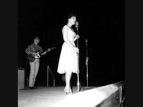 Patsy Cline Singing Crazy 