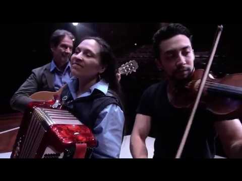 How do you say Appoggiatura?