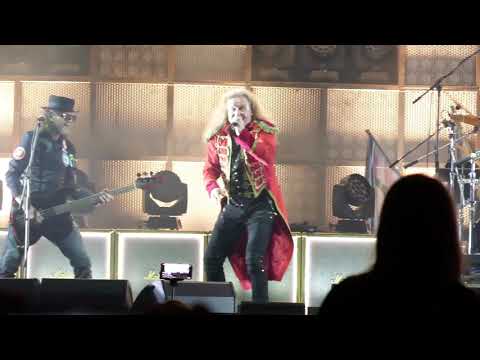 Kabát-Svět je cirkusovej stan