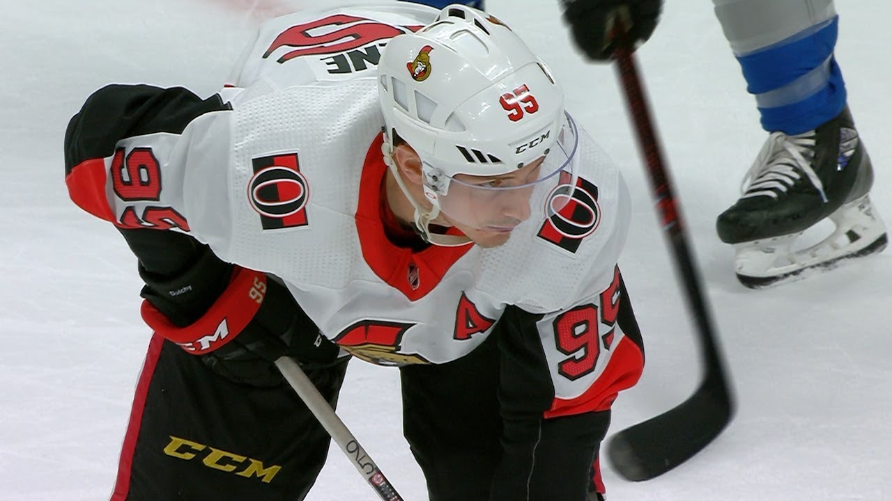 Vidéo: Les gens du Colorado n'auraient pas dû HUER Matt Duchene...