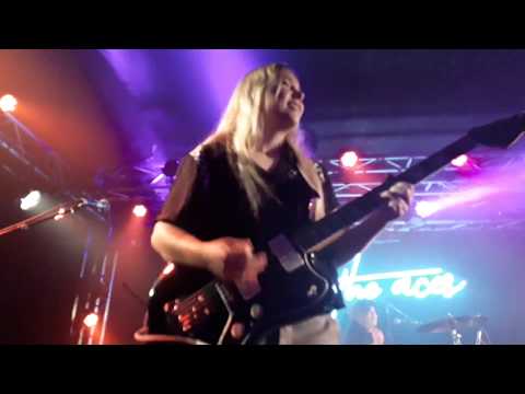 The Aces "Holiday" Live Paris 2018