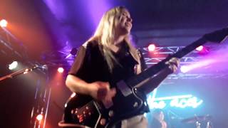 The Aces &quot;Holiday&quot; Live Paris 2018