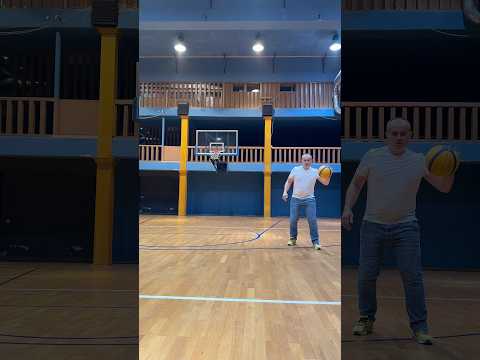 Je li sme neko 1 na 1? 😎 #basketball #srbija #baba