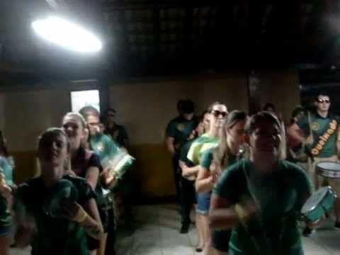 Bateria Queixada na Calourada Medicina 2013