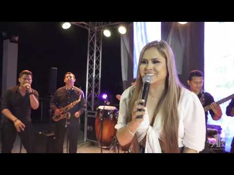 Cuando casi te olvidaba - A besitos - En la Voz De Brenda Arrieta [En Vivo]