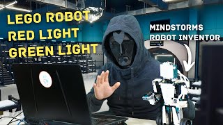 LEGO Robot: Red Light, Green Light