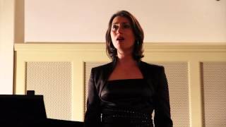 Ekaterina Levental sings Fauré Mandoline