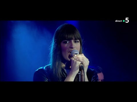 Le live : Clara Luciani, avec "La Grenade" - C à Vous - 30/04/2018