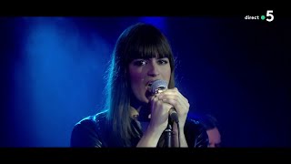 Le live : Clara Luciani, avec &quot;La Grenade&quot; - C à Vous - 30/04/2018