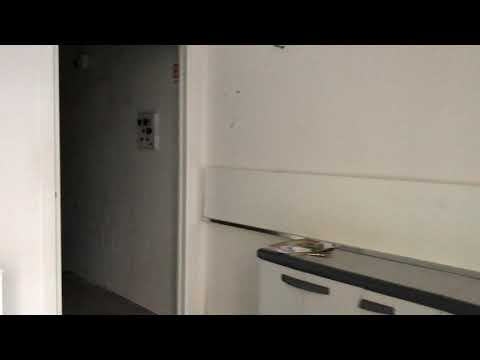 FITTO LOCALE COMMERCIALE FRONTE STRADA NAPOLI CENTRO STORICO MEZZOCANNONE