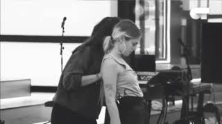 MARTA SANGO &amp; MARÍA VILLAR - Trndsttr