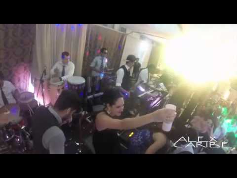 Alex Caribe - ela só que fica popular  (Lyric vídeo)