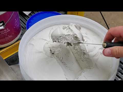 How To Use Drywall Mud (Joint Compound)
