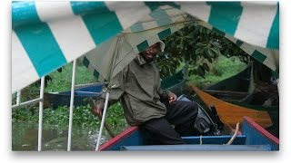 HIPPO BOAT RIDE | Victoria Lake - YouTube