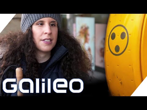 "Wie verliebt sich eine Blinde?" - 10 Fragen an eine blinde Frau | Galileo | Galileo | ProSieben