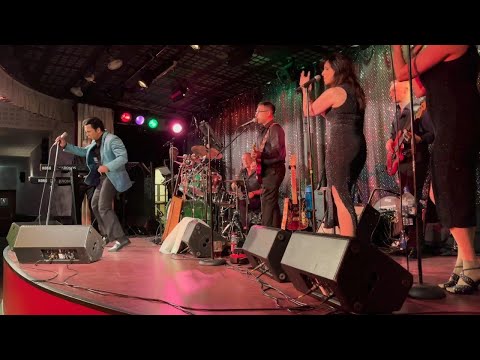 Ricky Aron sings Elvis Presley - Don't Be Cruel (RICKY ARON WEEKENDER with his Live Band On Stage)