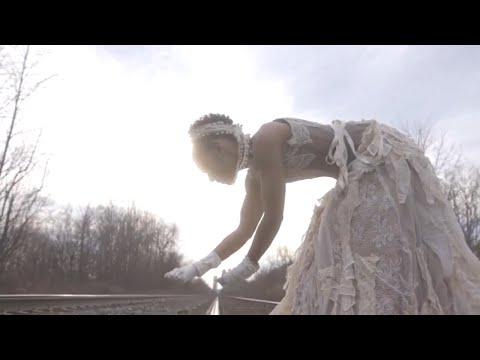 Amai Kuda et Les Bois - TRAIN - Philip Larsen Dance Remix  (Official Video)