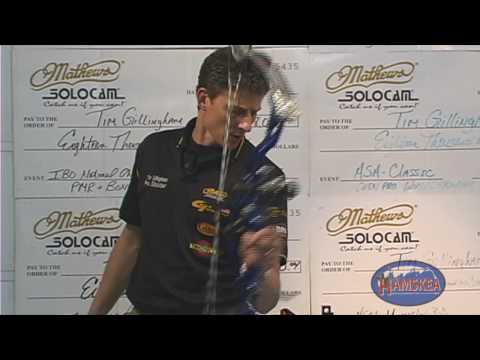 Leveling the bow at full draw Leveling the bow at full draw