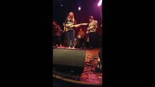 Julia Jacklin - &quot;Cold Caller&quot; (LIVE)